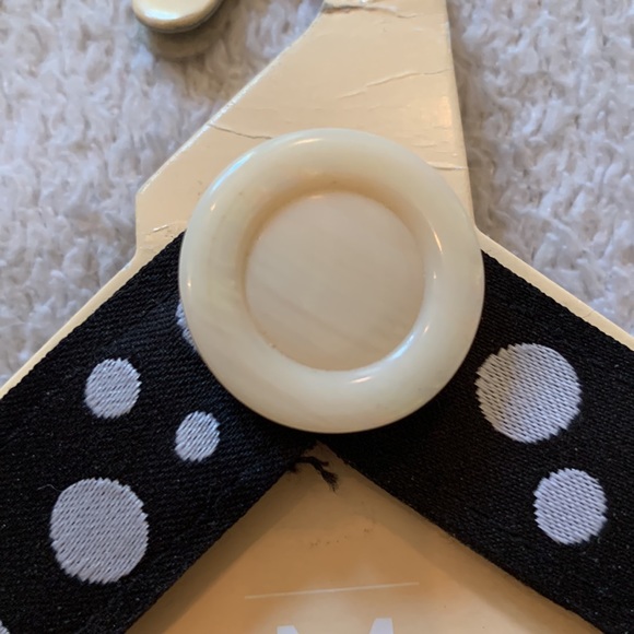 BRAND NEW pair of interchangeable strap SwitchFlops. “Leslie” pattern. Medium. - Picture 4 of 6